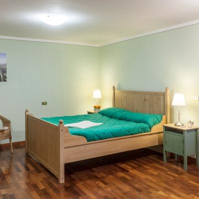Bedroom With Bathroom Holiday Home Assisi Casale Santa Margherita Umbria Italy