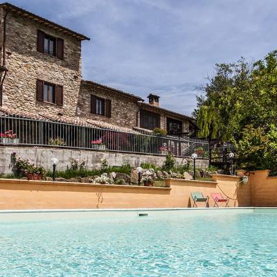 Large Swimming Pool Holiday Home Assisi Casale Santa Margherita Umbria Italy